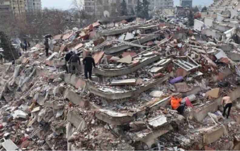  Senatorka optužuje Svetski Ekonomski Forum za izazivanje zemljotresa u Turskoj