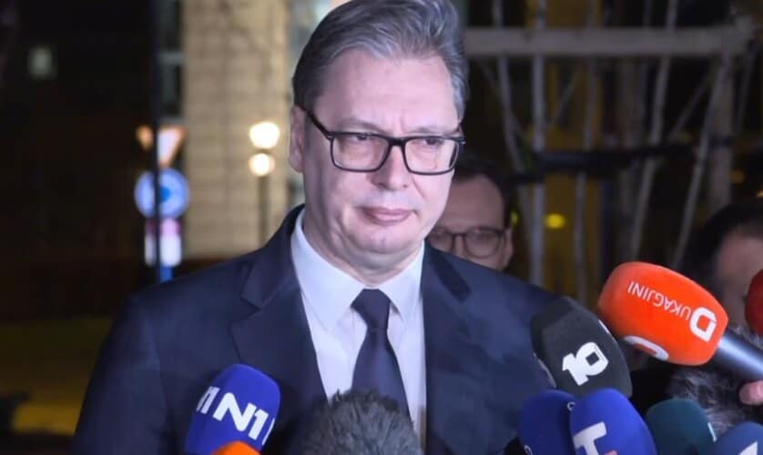  Hrvatski mediji: Vučić i Kurti su potpisali sporazum o normalizaciji i poštovanju granica