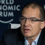 Direktor Moderne uhvaćen u laži za vreme svedočenja pred Senatom (VIDEO)