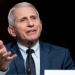 Fauči je želeo da socijalna distanca traje zauvek