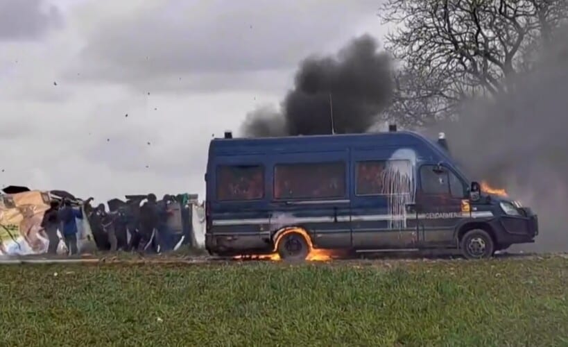  Radikalni eko histeričari prave haos na zapadu Francuske- na desetine povređenih (VIDEO)