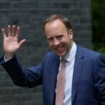 Whatsapp poruke razotkrile bivšeg ministra zdravlja Velike Britanije koji je planirao da zastražuje javnost sa koronom: "Kada puštamo sledeći soj?"