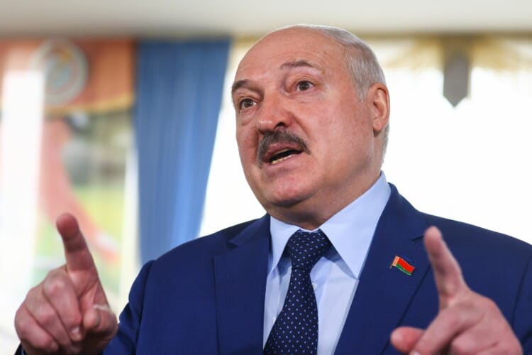  Lukašenko kratko i jasno: Vladimir Zelenski je GNJIDA