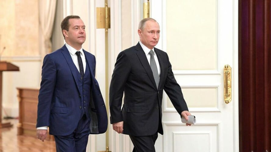 HITČINA! Medvedev o nalogu za hapšenje Putina: "Da vam ne kažem gde da koristite taj papir"