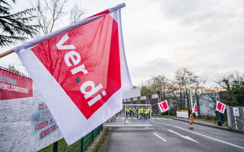  Nemačka se danas GASI! Opšti štrajk radnika u saobraćaju počeo u ponoć