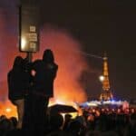 Demokratija na delu, ponovo! U Parizu sinoć uhapšeno 234 demonstranta, 11 policajaca povređeno, paljene tone smeća