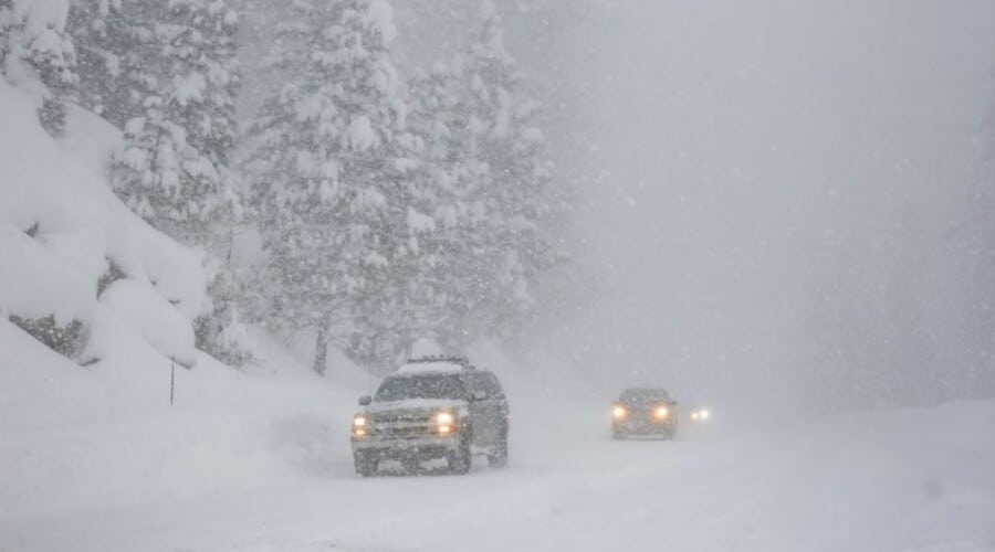 Globalno zagrevanje?! Skoro milion bez struje dok SNEŽNO NEVREME nastavlja da parališe Kaliforniju