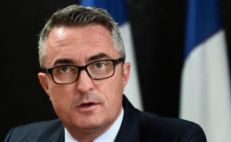  LUDILO! Francuski senator završio na sudu zbog izjave: “Migracija ubija mlade”