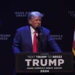 Tramp obećava da će uništiti duboku državu i srušiti novi svetski poredak