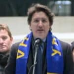 J#BI SE TRUDO! Kanađani isprozivali premijera u toku njegovog govora povodom podrške UKRAJINI (VIDEO)