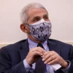 BIVŠI DIREKTOR AMERIČKE nacionalne obaveštajne službe tvrdi da je Fauči lagao o eksperimentima u VUHANSKOJ laboratoriji (VIDEO)