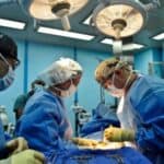 16-godišnji TRANVESTIT umro nakon operacije promene pola - Kljukali ga blokatorima puberteta