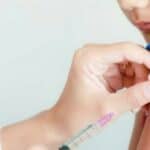 Roditelji više ne žele da vakcinišu decu- Poverenje u vakcine palo na 44%