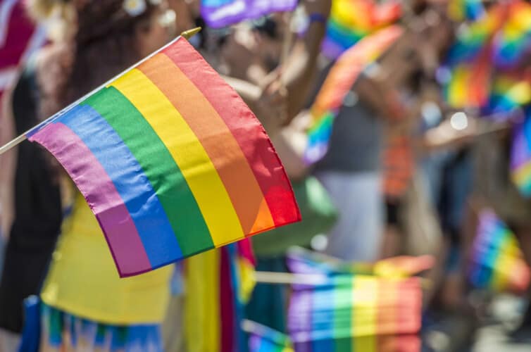  Plan “elite” urodio plodom! Istraživanje otkriva OGROMAN porast srednjoškolaca koji se identifikuju kao LGBTQ