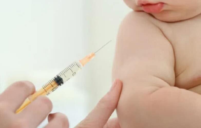  U Velikoj Britaniji će vakcinisati decu od 6 meseci do 4 godine protiv Covid-a