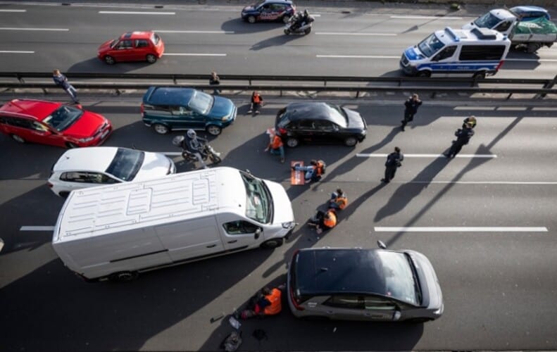  Klimatski histeričari blokirali saobraćaj u Berlinu
