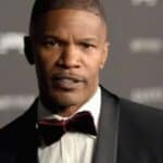 Potpuno vakcinisan Džejmi Foks „Srećan što je živ“ posle moždanog udara na snimanju