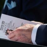 Slike otkrivaju unapred napisana pitanja na Bajdenovoj pres konferenciji