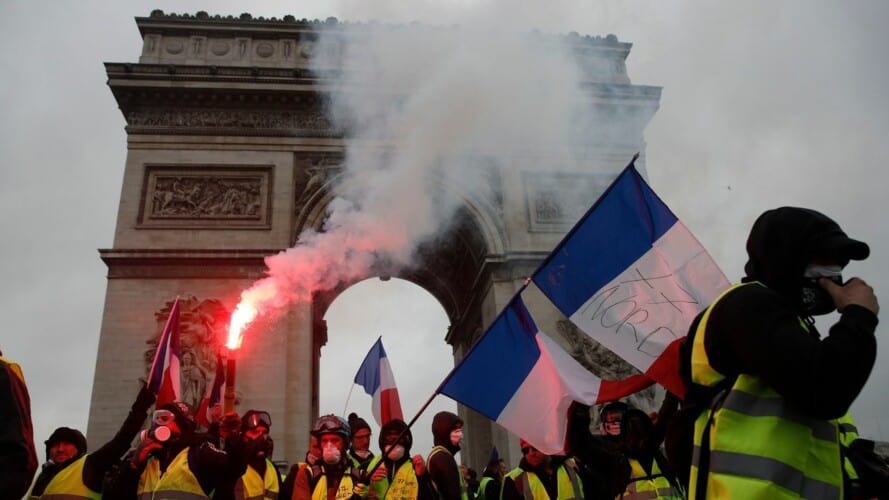 Vođa Žutih Prsluka: Francuskoj preti veliko nasilje u narednim danima, protivimo se slanju oružja Ukrajini