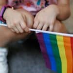 IRSKA: LGBT pornografija u dečijim bibliotekama- Roditelji protestuju