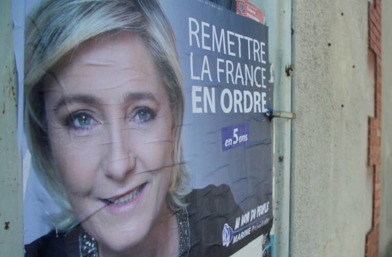  Nova anketa u Francuskoj pokazuje da ukoliko bi se danas održali izbor pobedila bi Marin Le Pen