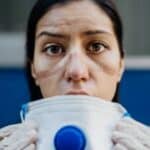 Imate promene na koži, kratke udahe?! Famozni DUGOTRAJNI COVID izazvan je nošenjem maski