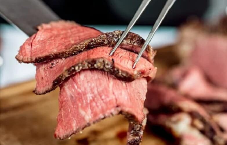  Vreme je da se prekine veganstvo jer je meso ključno za ljudsko zdravlje, upozoravaju naučnici
