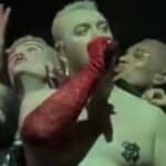 Bolesni Holivud! Popularni pevač Sem Smit na svojim koncertima nastavlja da promoviše satanizam i perverzije