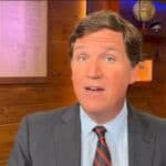 Taker Karlson prvi put nakon odlaska sa FOX-a, udario na mejnstrim medije i establišment (VIDEO)