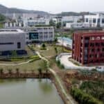 OTKRIVENO! Kina počela sa razvojem 2 COVID vakcine pre izbijanja virusa iz laboratorije