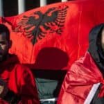 VELIKA BRITANIJA deportuje albanske kriminalce i migrante nazad na Balkan i za to im još daje novac