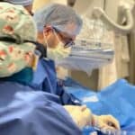 Fale im radnici? U Nemačkoj bolnici čistač asistira kod amputacije prsta