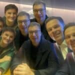 Šta je smešno? Ana Brnabić podelila fotografiju gde se ona, Vučić i Mali zabavljaju- Građani: "Šta vam je smešno, 20 ljudi je ubijeno"