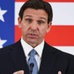 DeSantis zabranjuje Kinezima da kupuju zemlju na Floridi