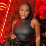 Novo Normalno?! Napustila školu i sada prodaje SVOJU PLJUVAČKU za hiljade dolara