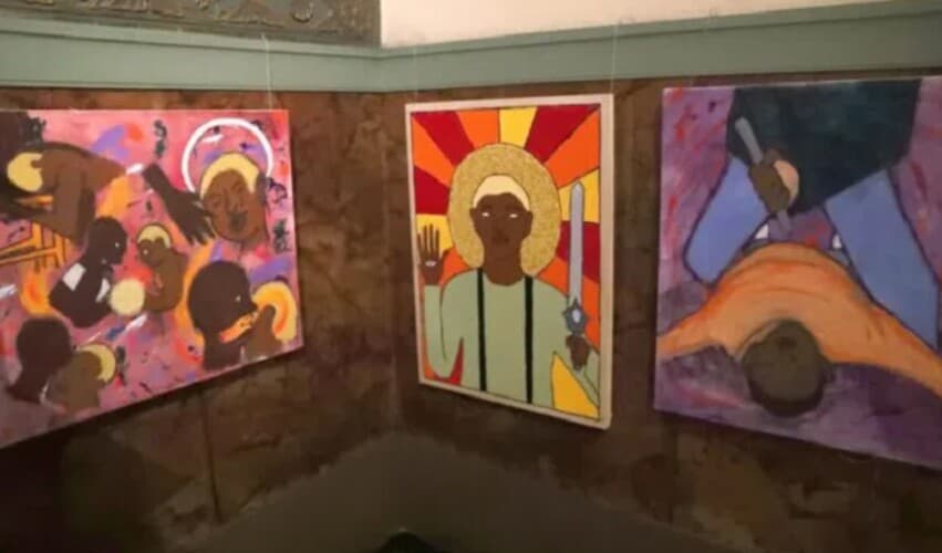  Katolička crkva u Njujorku izazvala bes zbog umetničke izložbe „Bog je trans“