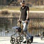 Nepokretni muškarac prohodao nakon ugradnje moždanog implanta