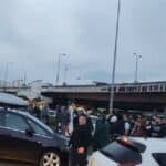 Narod koji se večeras okupio na AUTOKOMANDI pozvao: Sutra idemo do NEMAČKE ambasade