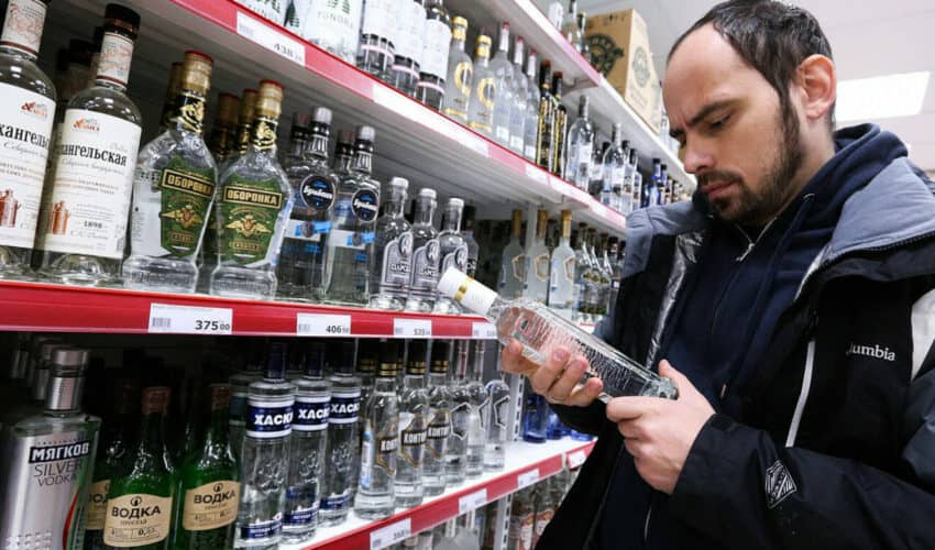  RUSIJA uvodi novi zakon- Konzumiranje alkohola tek od 21 godine.