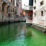 Pokrenuta istraga nakon što je venecijanski Veliki kanal postao svetlo zelen