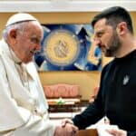 Zelenski poklonio Papi pancir sa likom Bogorodice
