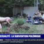 Upoznajte EKOSEKSUALCE! Goli imaju seks sa biljkama i zemljom i to pred decom (VIDEO)