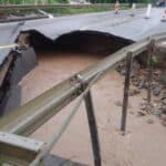 POPLAVLJENA SRBIJA! Voda nosi automobile i mostove, ulice izgledaju kao posle cunamija (FOTO/VIDEO)