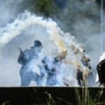 Francuska: Sukob eko demonstranata sa policijom zbog pruge- Desetine policajaca povređeno (VIDEO)