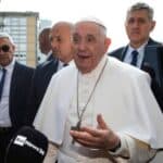 PAPA HOSPITALIZOVAN! Čeka ga komplikovana operacija u totalnoj anesteziji