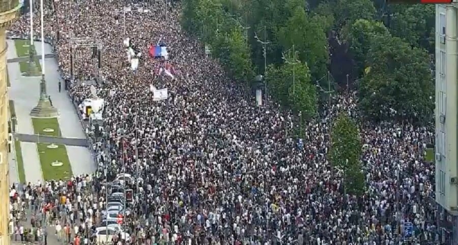 Šesti PROTEST PROTIV NASILJA - Svi su tu od Marinike Tepić i Vuka Jeremića. Glavna zvezda Čedomir Stojković (FOTO)