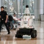 Kao u "Black Mirror-u"! ROBOTI patroliraju na aerodromu u Singapuru