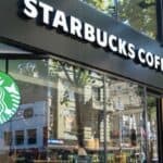 Starbaks zabranio dekoracije Prajda u svojim kafićima
