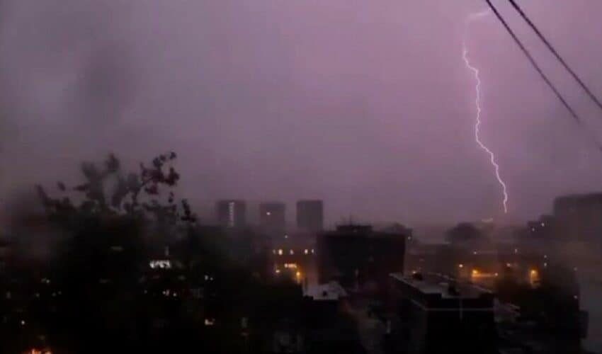  Posledice oluje u Novom Sadu: na desetine povređenih, delovi grada još uvek bez struje