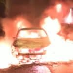 PARIZ: Demonstranti napali kuću gradonačelnika sa automobilom u plamenu! Supruga i dete povređeni